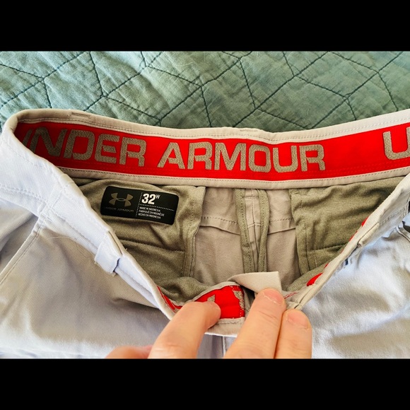 Under Armour khaki shorts. Size 32. - Picture 3 of 5
